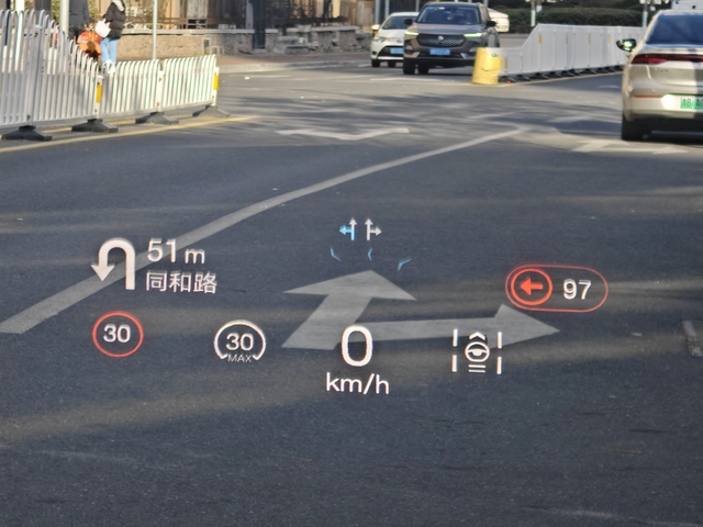 背刺款卓越版本终于OTA了本来以为抬头显示有用，才提的顶配韭菜版本，结果啥都不