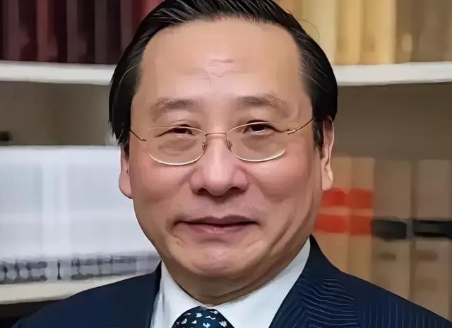 有美国学者质疑高志凯：你的国家迅速发展武力，已严重威胁到了周边邻国的安全关切。