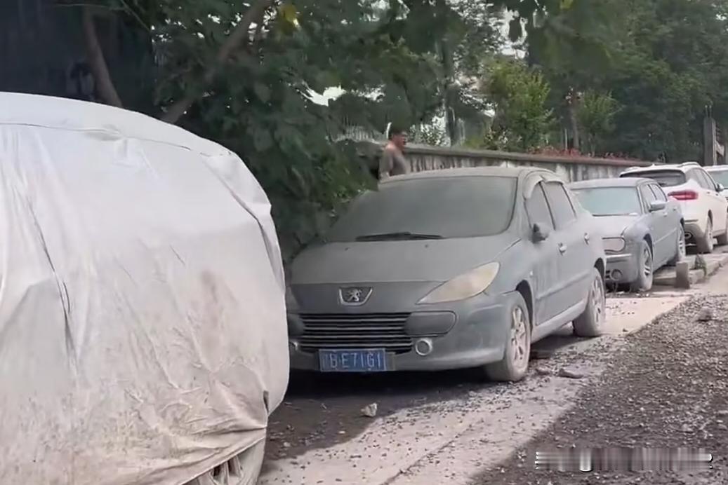 为什么过年才出现的“两箱油”很少会见到电车？原因可能还真没有这么简单。电车看