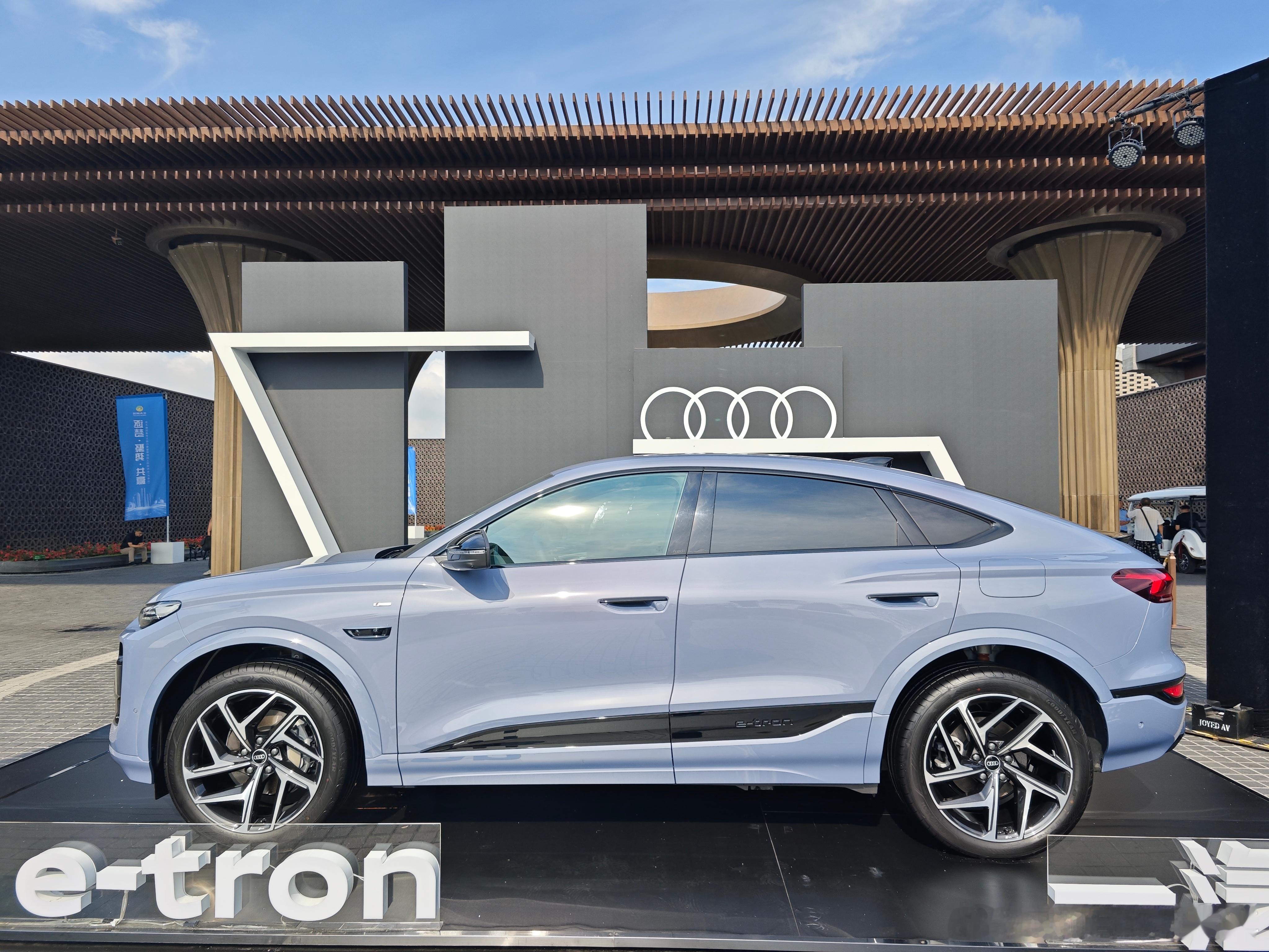奥迪Q6Le-tron的配置，可以吊打很多热销的电动SUV。具体如下：107度