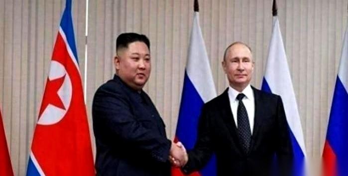 前脚刚把压箱底的宝贝掏给大哥，帮他渡难关。后脚就看见大哥跟你最大的对头坐在一张