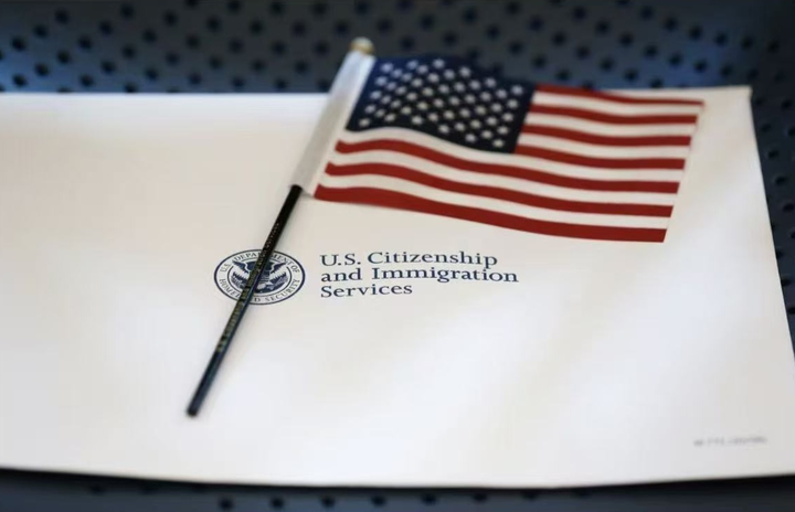 颠覆三观！特朗普要求外国人回原籍国申请绿卡