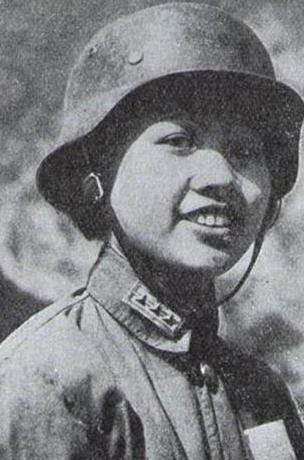 1942年，廖耀湘听说远征军有一个女兵活着走出野人山，他大感惊奇，连忙接见她，率