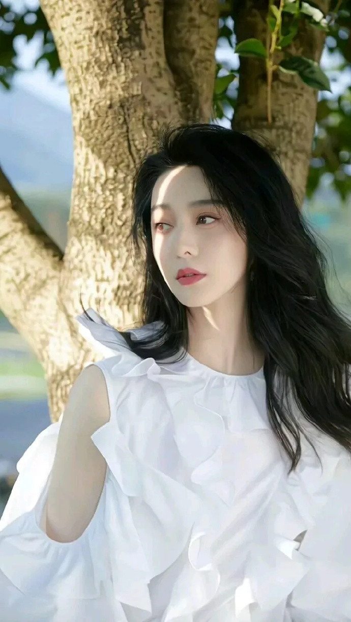 范冰冰壁纸，心里住着小星星，生活才会亮晶晶