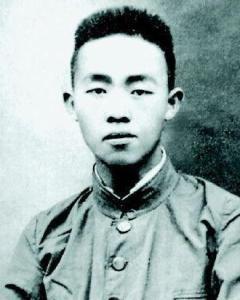 1929年，张英和傅桂兰假扮夫妻，到济南暗杀大叛徒王复元，不料刚住进济南的一家客