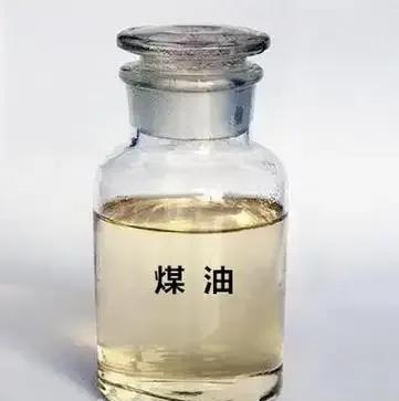 汽车能烧汽油柴油，那为啥飞机不用呢？其实呢这跟燃料的特性分不开。咱们先说汽油，它