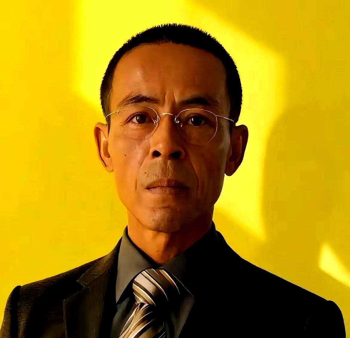 鸡排哥卖鸡排火了，想靠演出来赚钱，结果观众不买账。280块看个脱口秀式美食分享