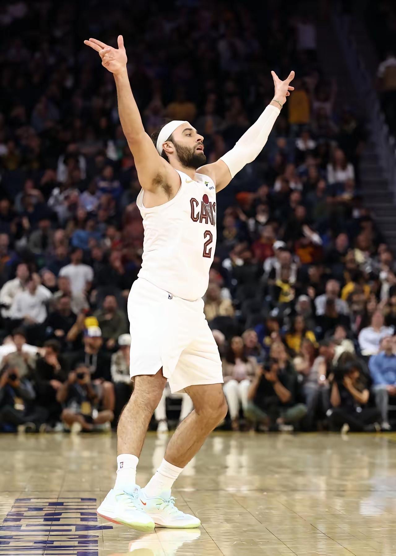 骑士本赛季要想走的更远，斯特鲁斯是X因素骑士战胜老鹰，斯特鲁斯替补上场21分