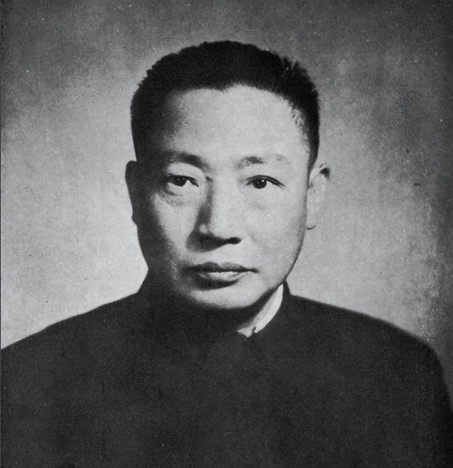 1941年左右，李广和被抓后，他美若天仙的老婆，深夜去见毛人凤，毛人凤见她生的风