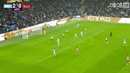 阿森纳7分的领先，咋就剩2分了？瓜迪奥拉这操作真绝了。欧冠小组赛最后一场，直