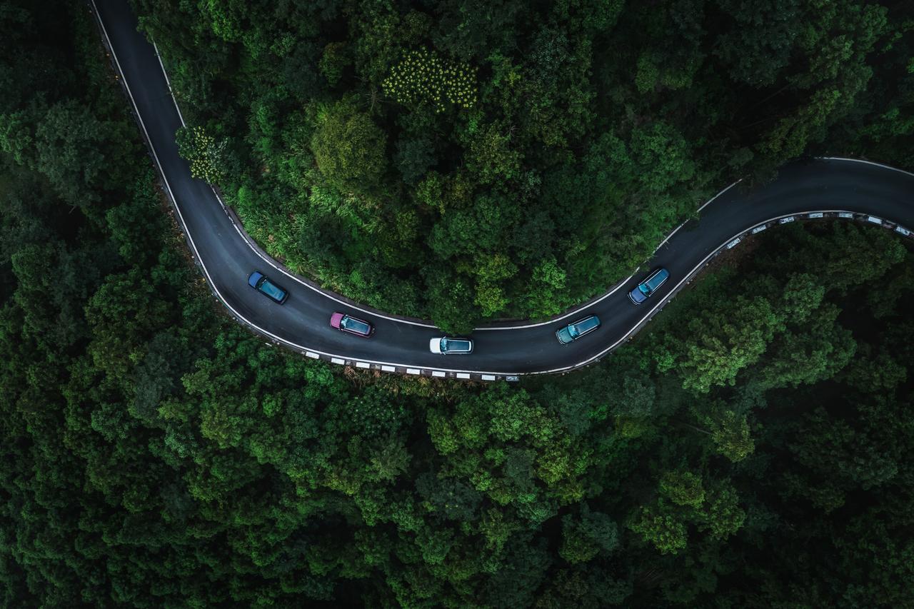 行业新标杆！问界M8如何用“家庭智慧旗舰”定位改写成功模式？在竞争激烈的高端S