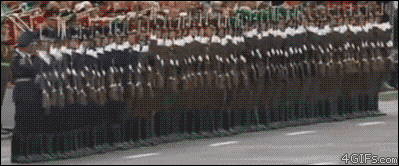 搞笑gif: 小朋友怀疑人生的表情, 必须100分