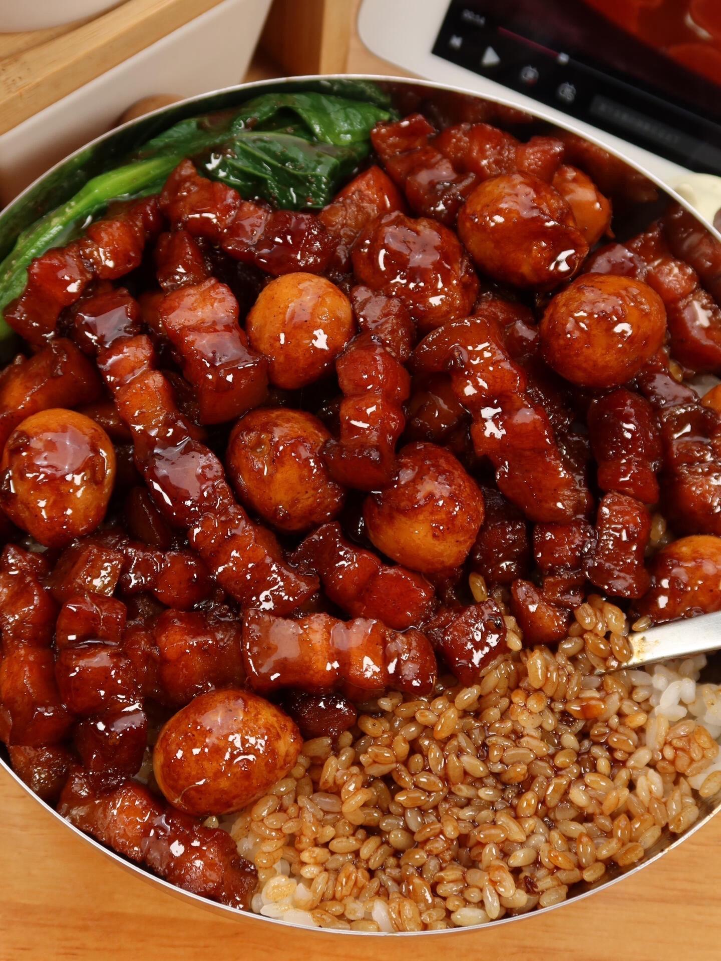 这个红烧肉真的一绝，巨巨巨好吃！真想隔着屏幕给你们来一口！