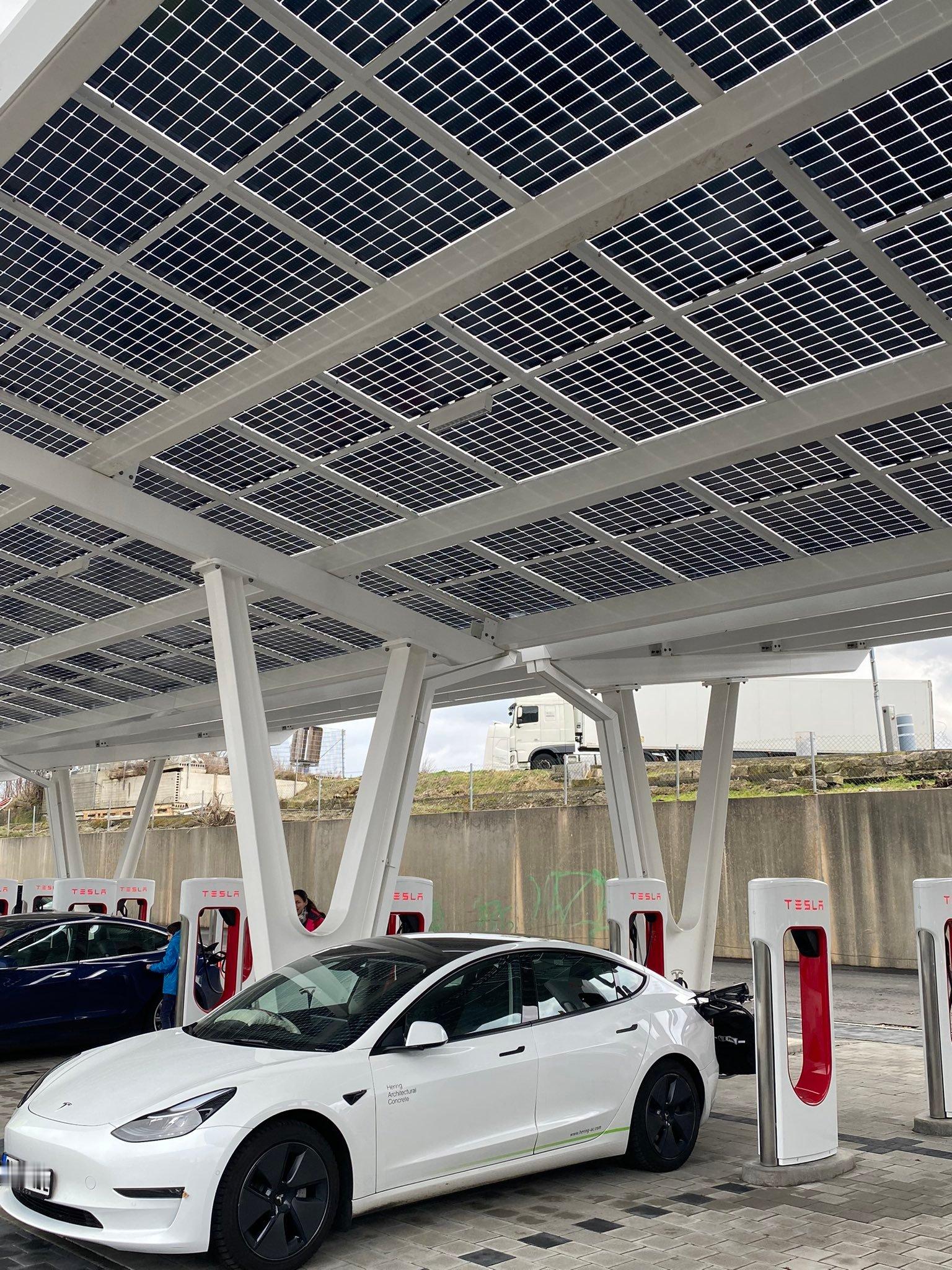 光伏巨头天合、晶科等密集发布2025年财报，普遍巨额亏损加剧2月26日至27日，