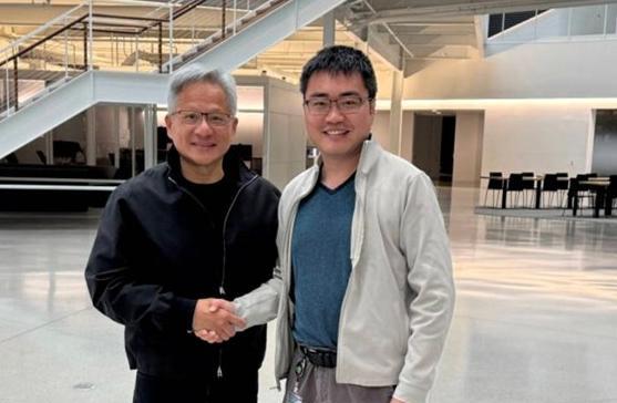 一觉醒来“炸锅”了…两位中国顶尖Al科学家朱邦华和焦剑涛远走美国，被英伟达“挖墙