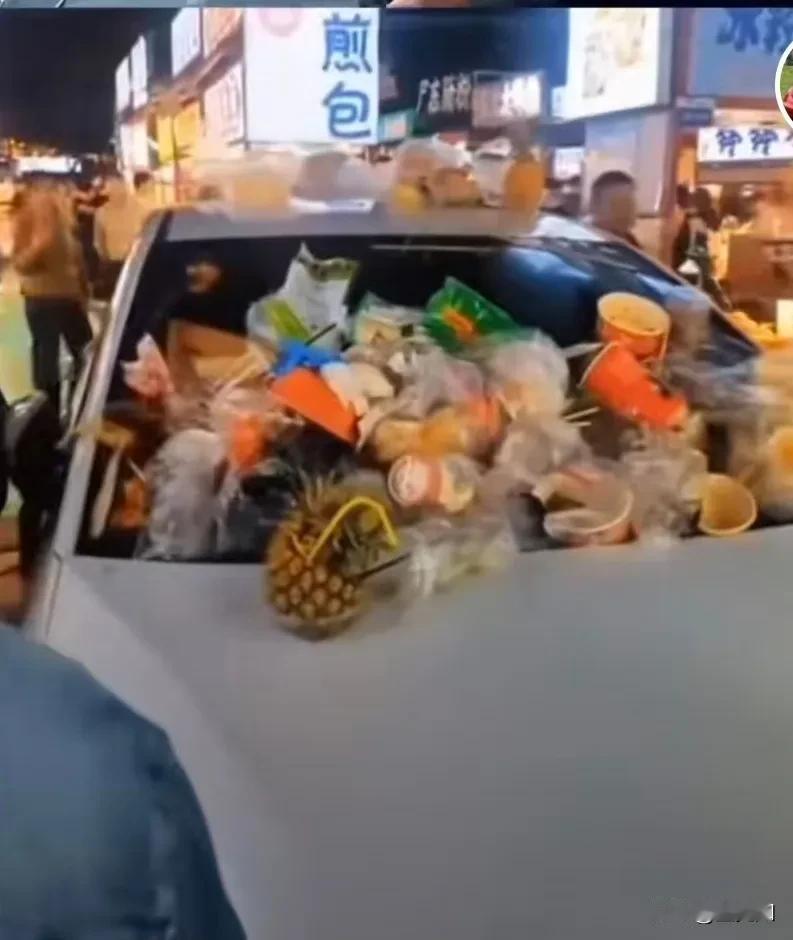 这一次，石家庄正定县夜市把人性体现的淋漓尽致，同样都是白天停车，晚上没来得及挪车