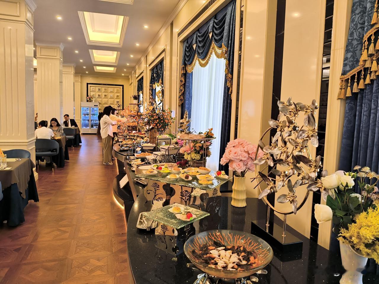 来之前，我对平壤伙食没抱太大期望因为之前就来过，但是这次第一顿就把我看傻了[