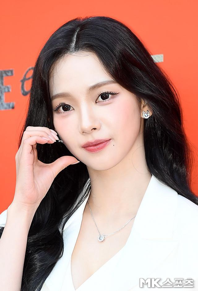 柳智敏最新物料：Karina美貌持续营业中