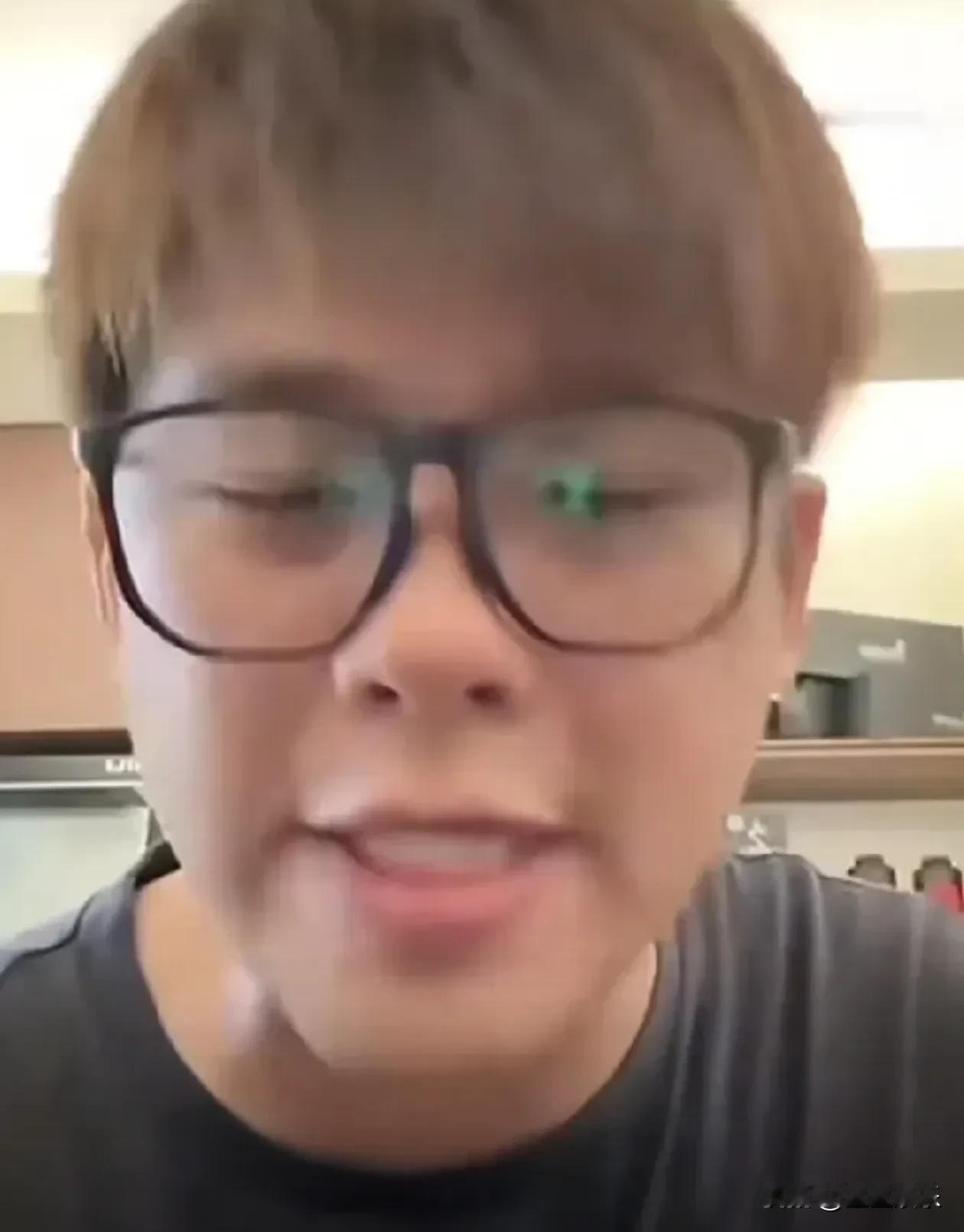 家人们谁懂啊？小葛记者灵魂发问：为啥火力全开扫射小梅？盲生你发现华点啦！兰姐家流