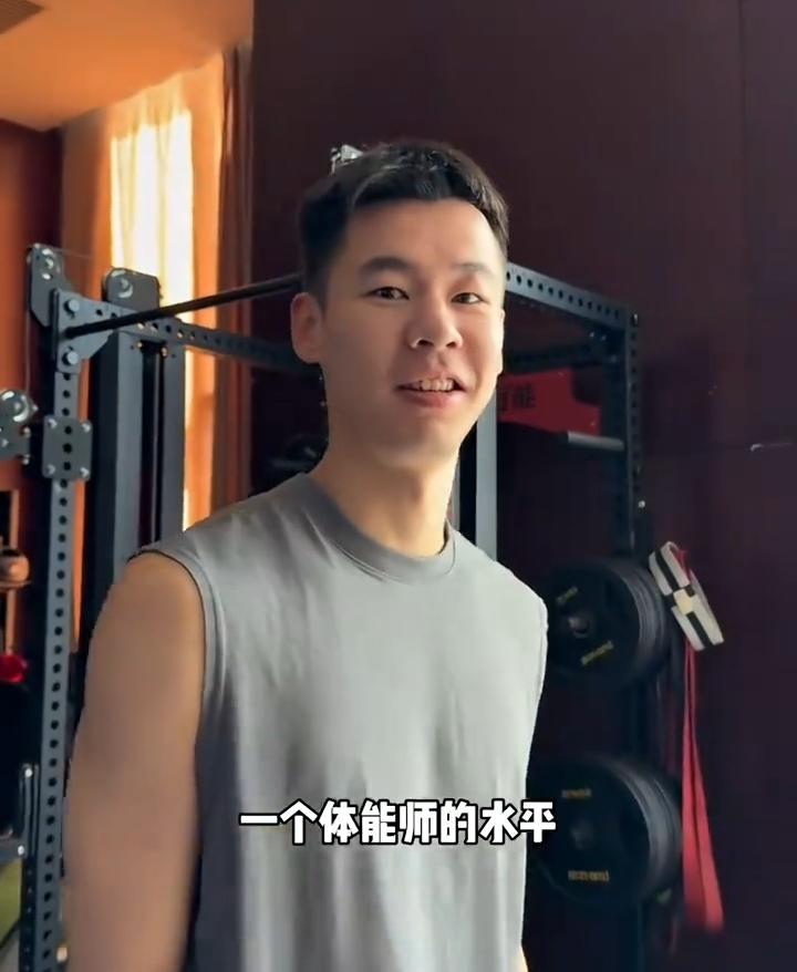 郭昊文分享视频并配文：回到熟悉的城市和场地，新赛季大家一起加油。本赛季，同曦