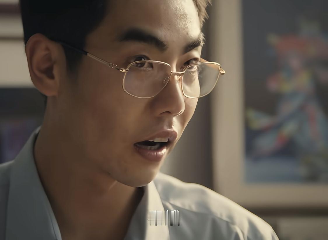薛桂生老旦没当成，当成了团长。《主角》原著里面他就是团长。桂生当了团长之后一