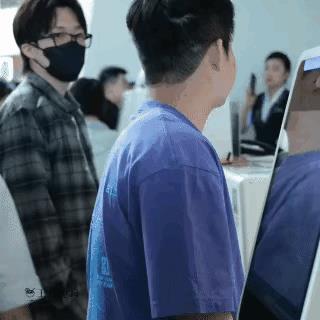 “暂停键”是啥意思？又学到了一个新词。王楚钦不愧是名字里带欠的人，竟然在出发