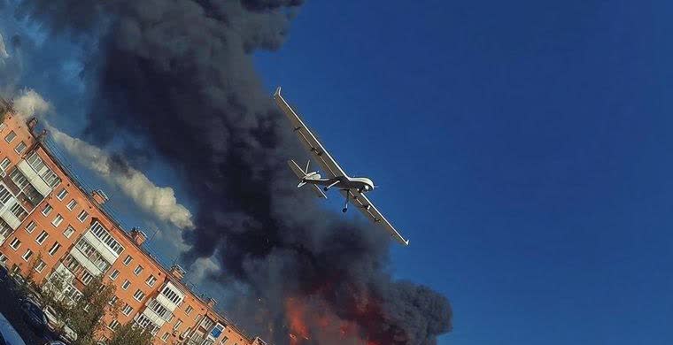 克里米亚经历不平静之夜。今天凌晨，多个城市发生连环爆炸，克里米亚大桥实行