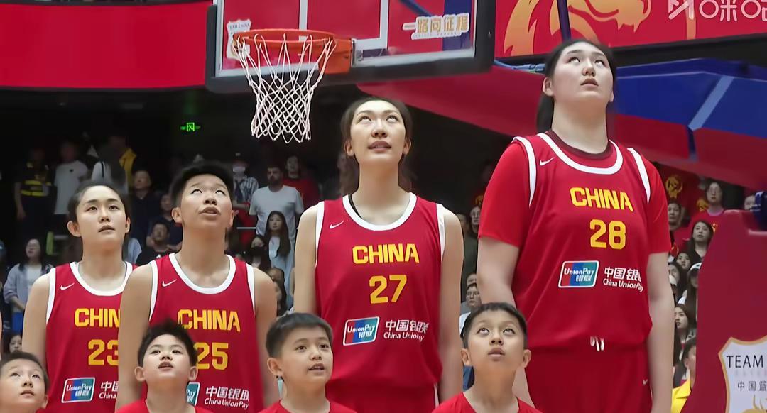 一向中二的日本媒体，在日本女篮输球后，大声惊呼：“中国队28号的天赋千年一遇！