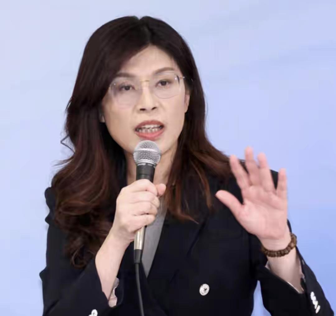 两岸迎来三大利好：蒋万安月底率团出席双城论坛赴上海交流，郑丽文访陆传闻获国台办澄