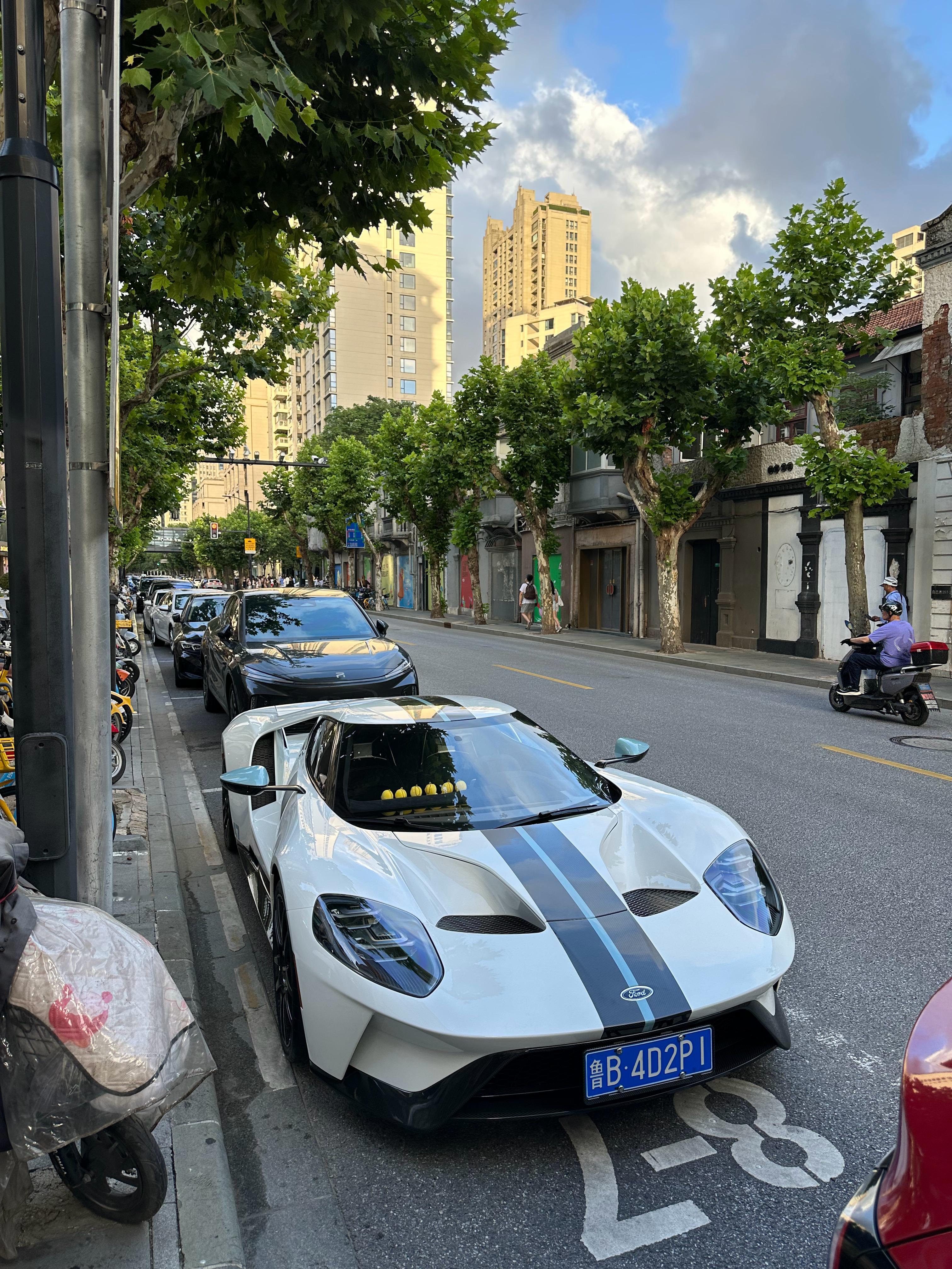 没有想到能在上海见到全新福特GT[墨镜]​​​