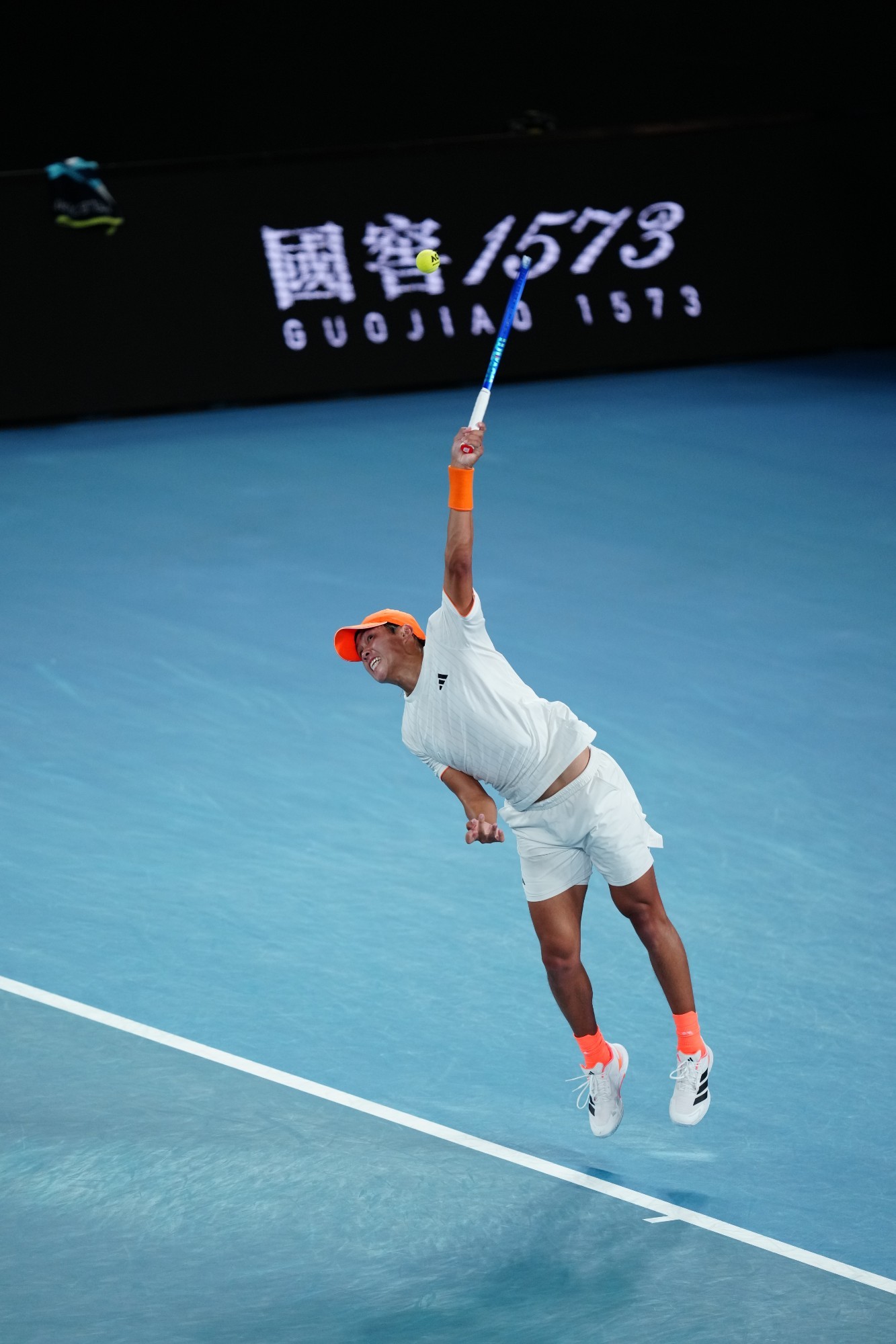 虽然平时没少黑他软，但兹维列夫对阵新生代的出头鸟们，一向还是很硬的。辛纳冒头时，