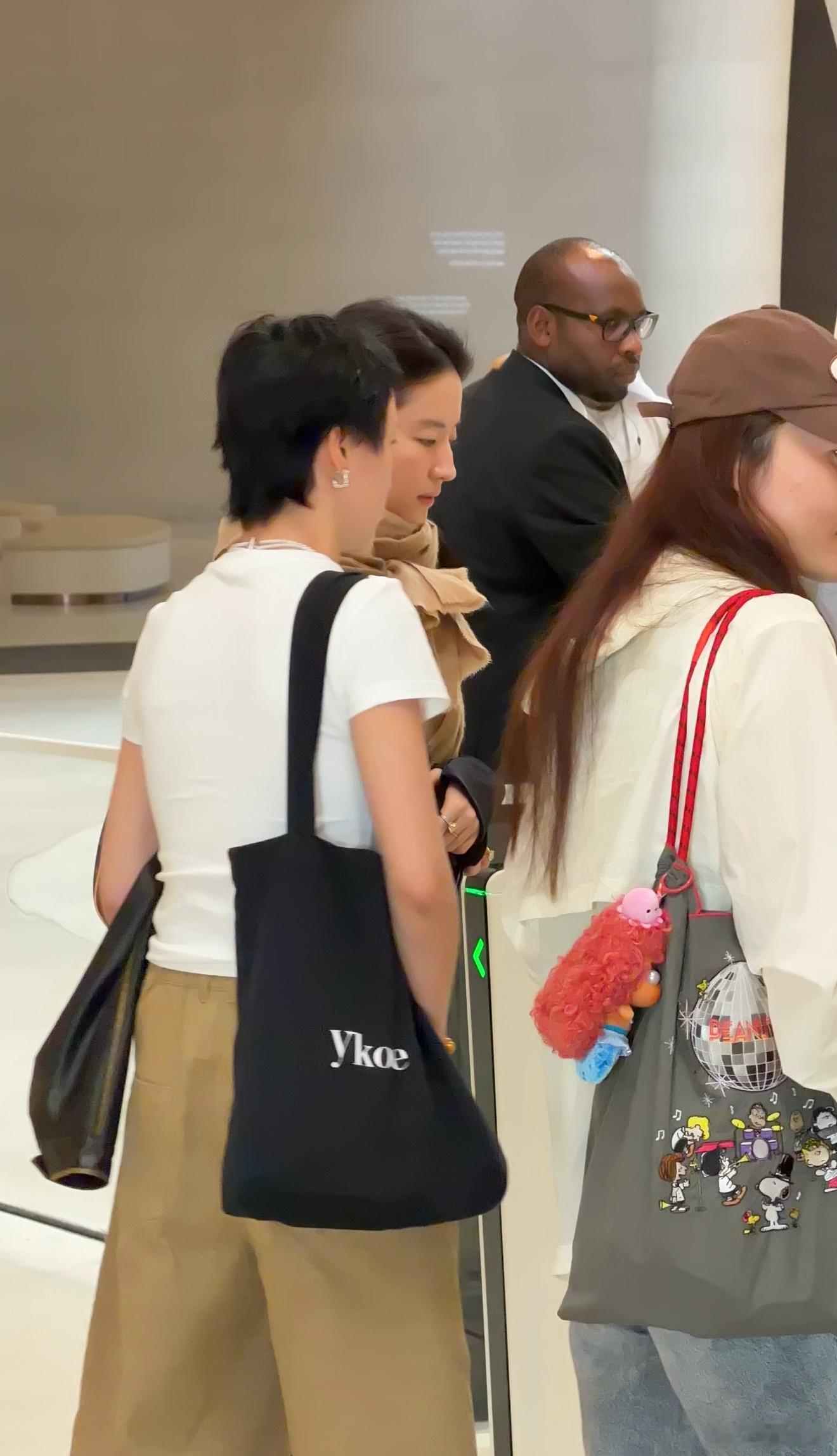 又是素颜菲美疯私下太真实了