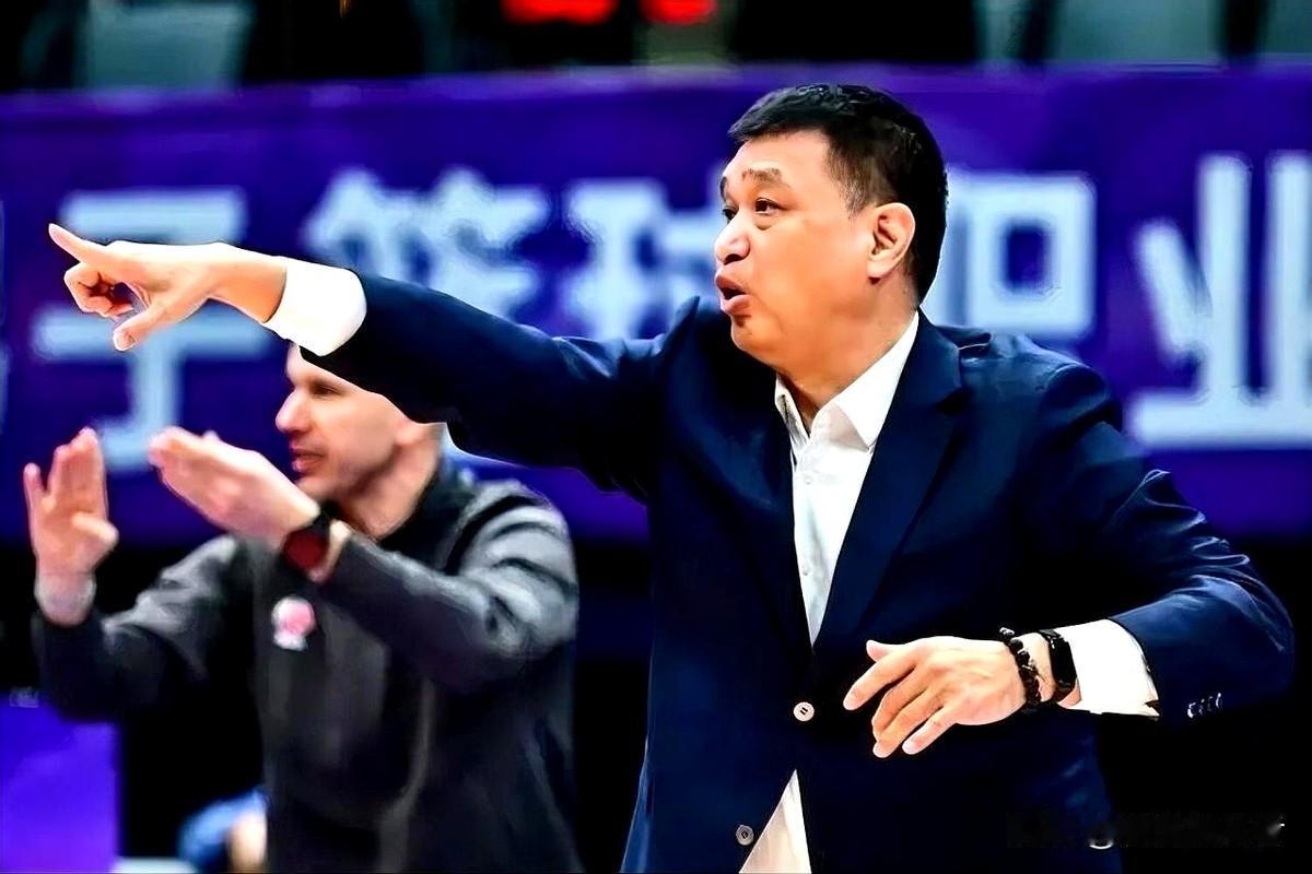 哎呀，陈国豪这孩子，真是让人又心疼又替他着急！本以为离开北控，闵鹿蕾老爷子那儿