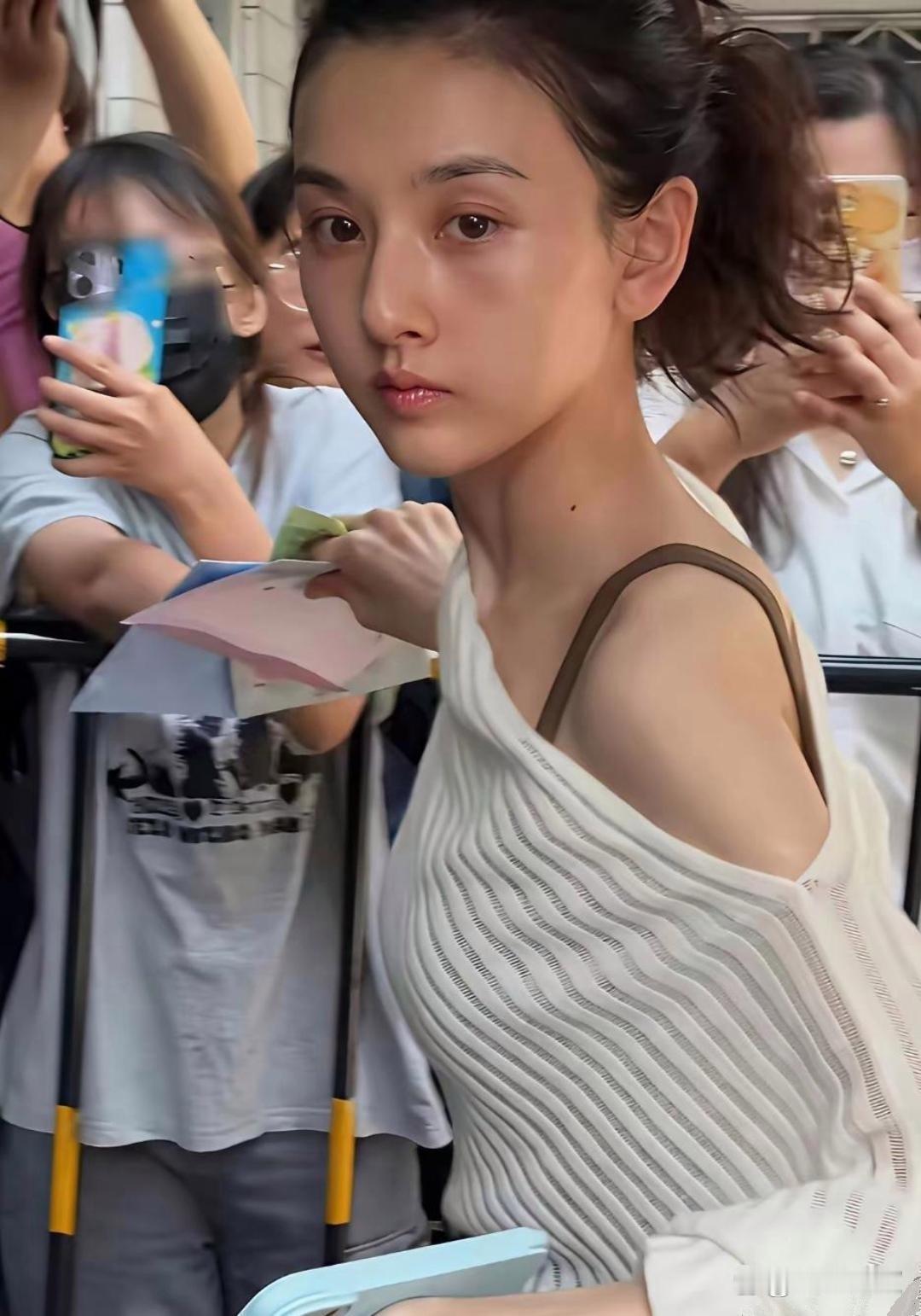 宋祖儿的素颜实拍！​​​
