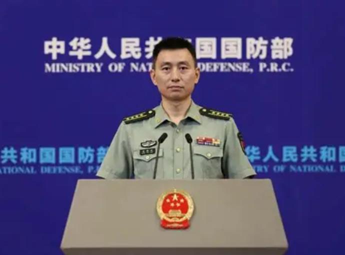 中国国防部送赖清德4个字，英媒:特朗普中断采访，接北京的电话。国防部用一番话对