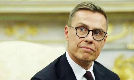 证实了，芬兰总统曝光美国内幕！ 在今年的达沃斯论坛上，芬兰总统终于走到台前，