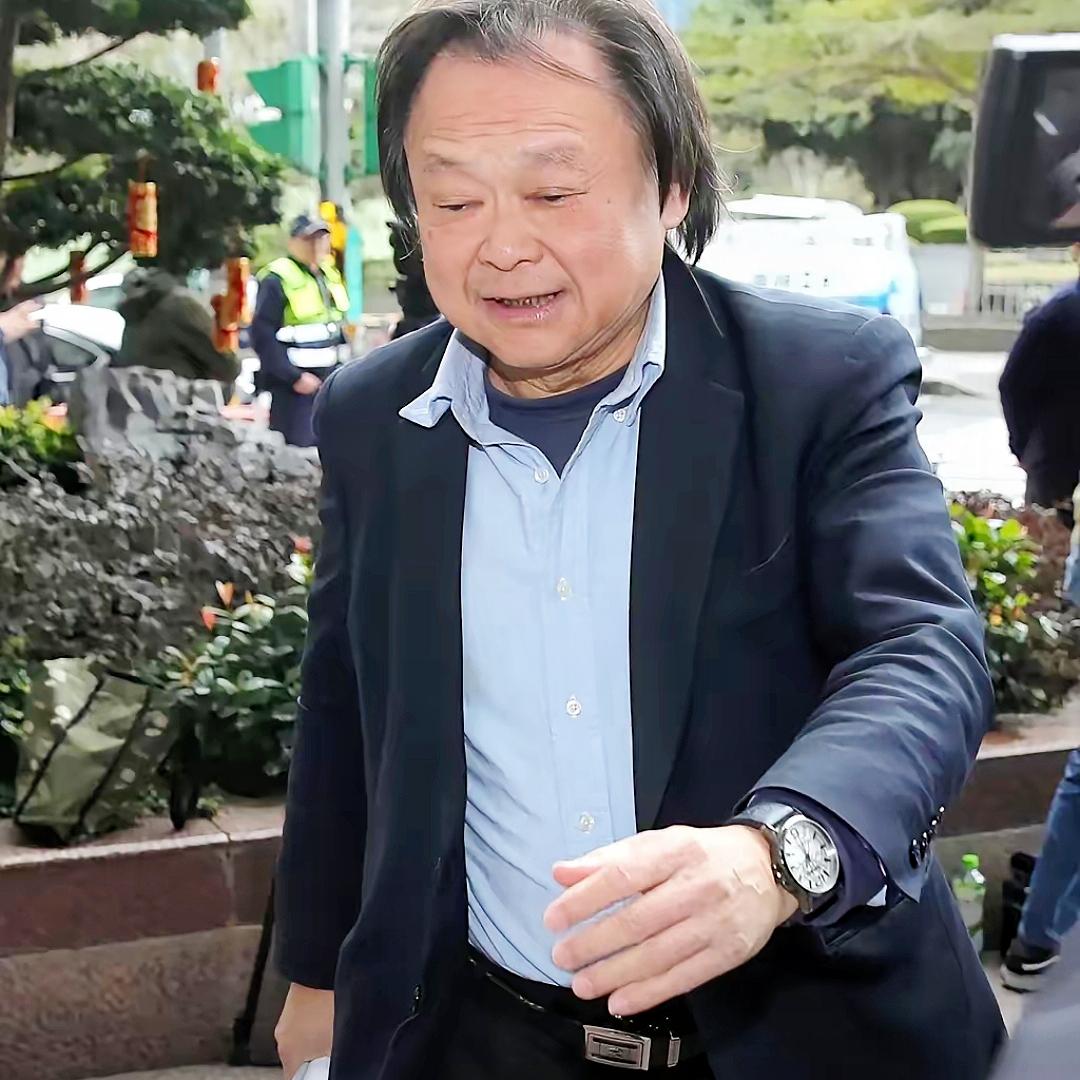 炸锅炸锅！民进党王世坚喊着说想去大陆看看！民进党都骂声一片了，但网传仍有六成