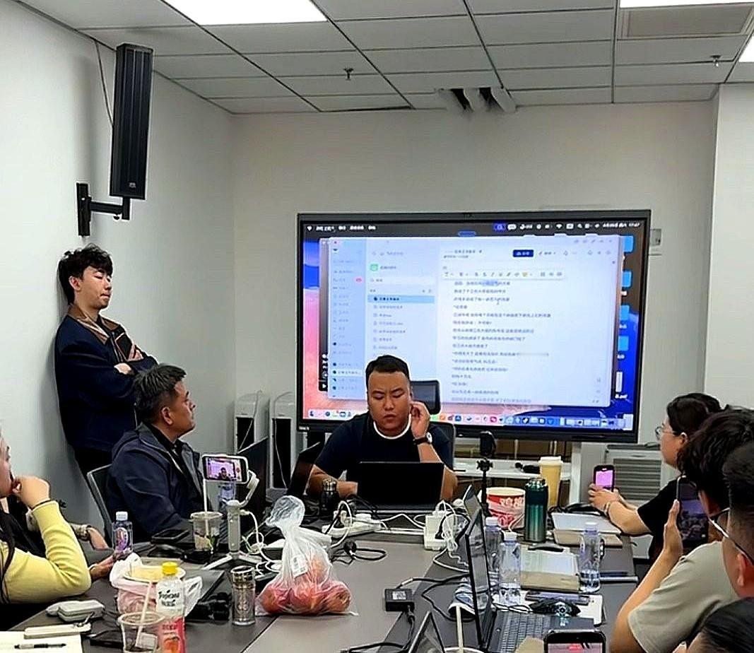 550万人围观，成交184万。人均掏3毛钱，这直播带货带了个寂寞。陈翔六点半