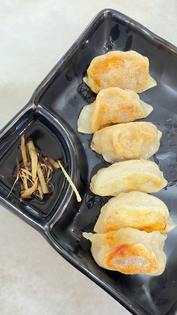 这个时间吃不知道是早餐还是午餐。​​​