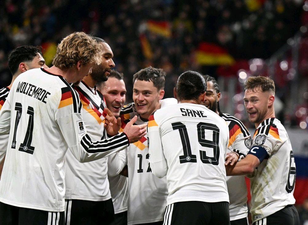 还说啥让德国队参加附加赛，说打平就出线是魔咒？算了吧，你以为他们是海参队吗？一切