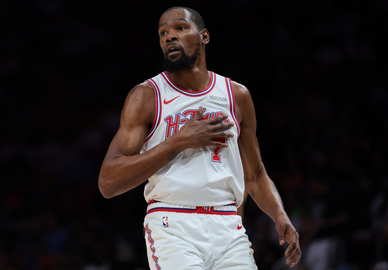 “杜兰特是过去25年来最被高估的球员！”谈到杜兰特的价值，美媒评论员Palmer