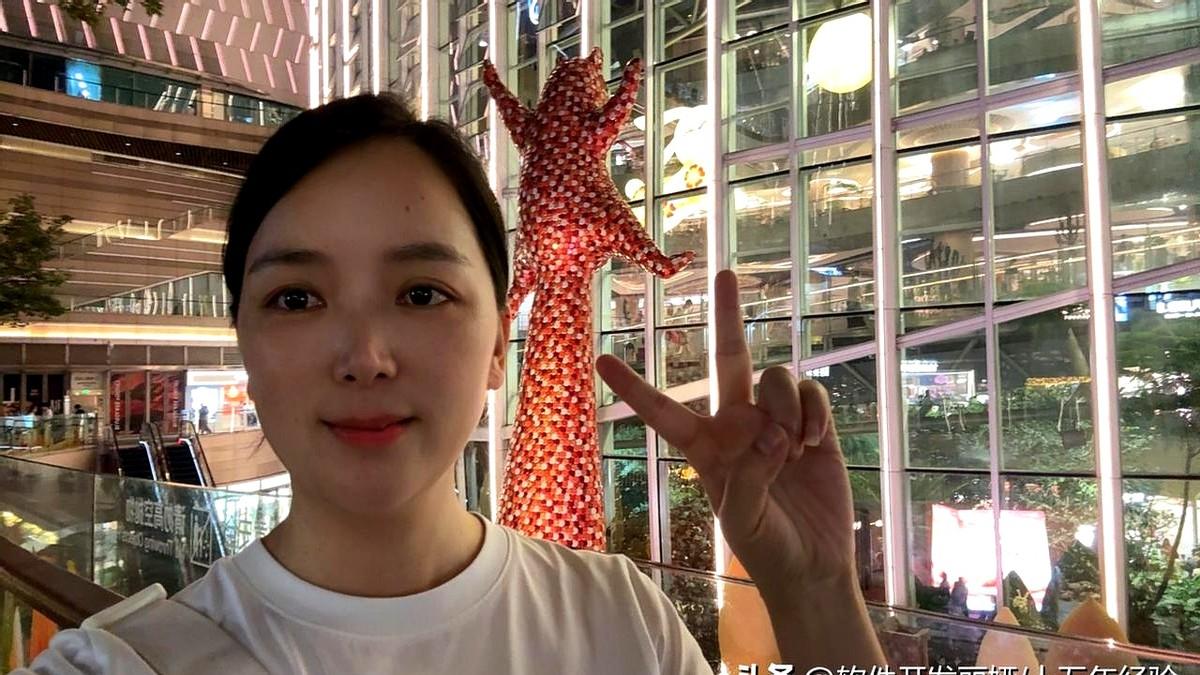 上架失败，半年白等客户把资质清单摔在桌上：办个社交软件哪要五张证？他转身