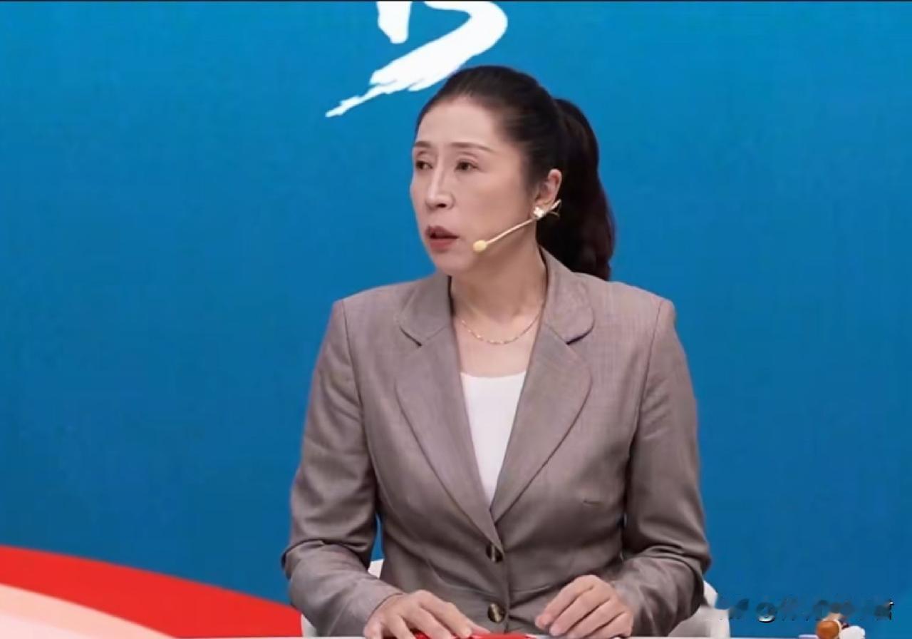 郑薇给中国女篮支招！75:72险胜波多黎各女篮后，中国女篮获得了八强参赛席位。
