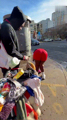 美国第一次，将毒品提升到，和化学武器、炸弹同级别的威胁高度。美国总统签署命令，将