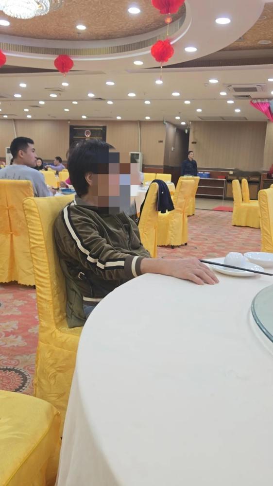 近日，我闺蜜让我帮她女儿在香港介绍男朋友，刚好一位40岁的香港同事也是单身，我就