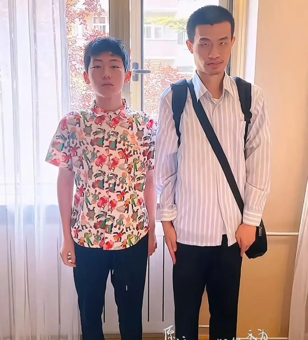 感觉韦神被堂哥堂姐欺负了，他家只剩下孤儿寡母，北大也没照顾好他。真为韦神好的话，