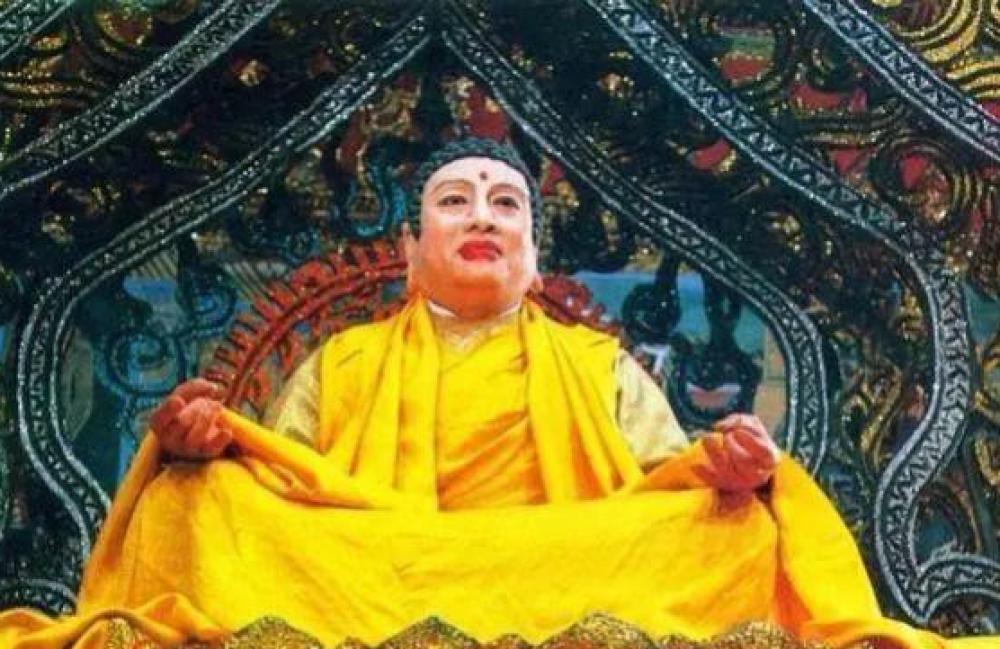 古月、王铁成、唐国强、王伍福、刘劲、黄薇、卢奇……这些特型演员本人似乎和领袖人物