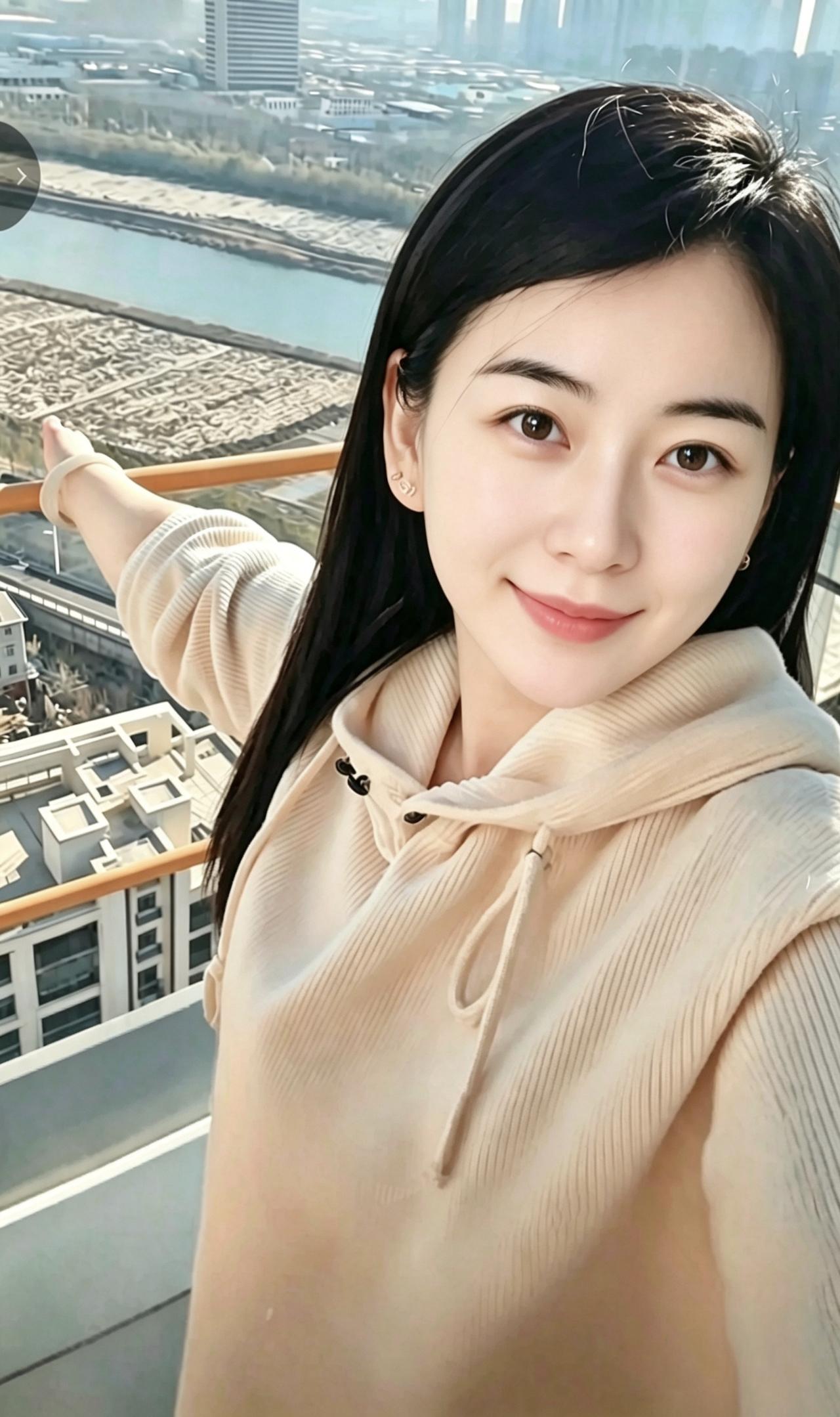 姑姑和儿媳妇关系特别好，真的像母女那种。姑姑和姑父退休工资挺高，她们把钱全花在表