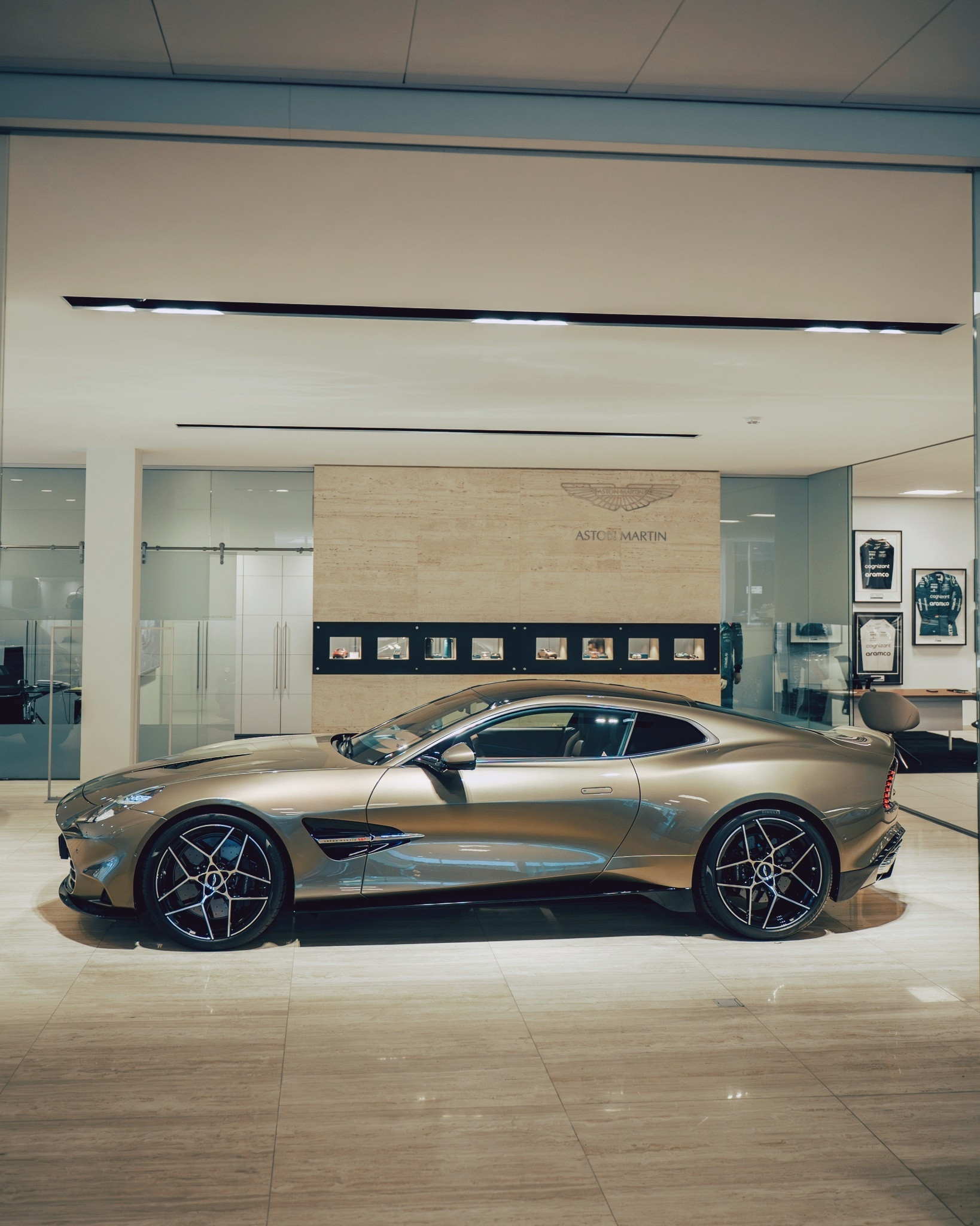 AstonMartinVanquish｜阿斯顿马丁