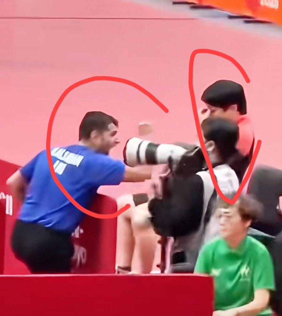 如果不是亲眼所见真是万万不敢相信啊伊朗队员赢了张本智和，他居然跑到日本队的教